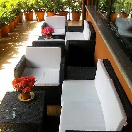 La Vela فندق باسّينيانو سول تْرازي