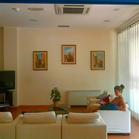 La Vela מלון 3*